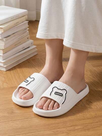 Dép đi trong nhà hình gấu hoạt hình tối giản, chất liệu EVA, mềm mại, thoải mái, chống trơn trượt, khử mùi, thiết kế unisex dành cho cả nam và nữ, phù hợp sử dụng trong nhà, khi tắm, đi bộ, đi biển, nhẹ và dễ mang theo.