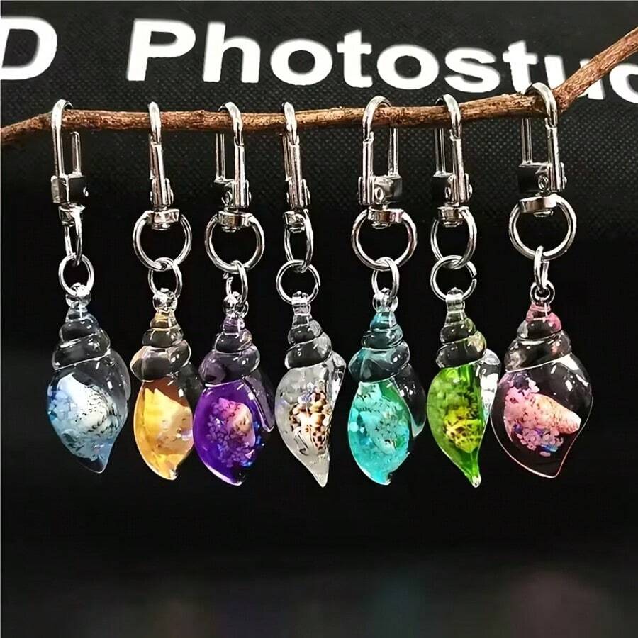 5 móc khóa hình vỏ sò dễ thương phát sáng trong bóng tối (màu ngẫu nhiên, mỗi màu 1 chiếc), thích hợp làm mặt dây chuyền trang trí hoặc quà tặng ngày lễ/sinh nhật. - Móc khóa hình vỏ sò - Xem 1