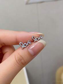 1 paire de boucles d'oreilles en acier inoxydable avec lettres "LOVE", boucles d'oreilles de haute qualité, non décolorantes. Bijou quotidien cadeau pour femmes, accessoire de boucles d'oreilles unisexe pour couple - Argent - Voir 13