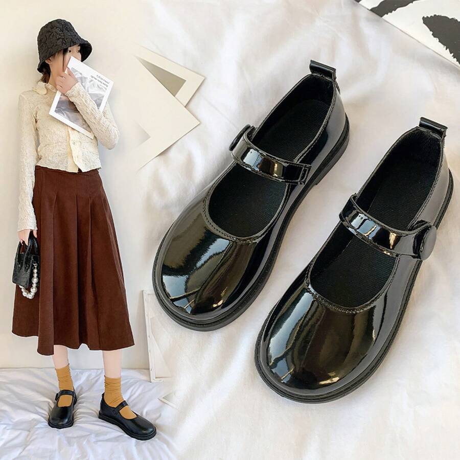 Women Flats - Bright Black - View 1