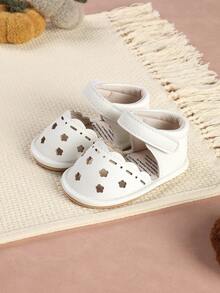 1 Pair Infant Flower Hollow Minimalist Sandals, Versatile For Summer - White - View 2