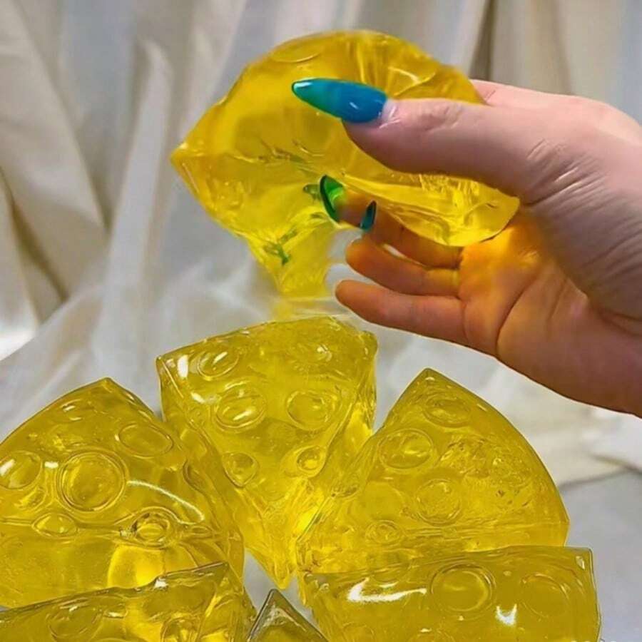 1个蜂蜜奶酪挤压玩具，透明三角形奶酪块，减压玩具，慢回弹玩具，礼品，柔软慢回弹，粘性减压玩具，适合作为节日、生日、复活节、万圣节、圣诞节礼物