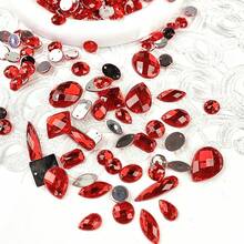 100 piezas/paquete Cristales de diamante de imitación rojos de acrílico de tamaños mixtos con parte trasera plana para coser, gemas de acrílico, diamantes para manualidades DIY, vestidos, ropa, zapatos, decoración de bolsos - Rojo - Ver 1