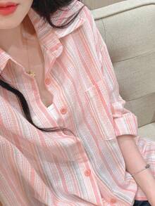 YUXIN 新品上市！透气舒适的粉色条纹女式衬衫。宽松版型，翻领长袖设计，可单穿或作为内搭。适合春夏穿着，通勤和休闲购物皆宜。女士衣橱必备单品，圣诞节/万圣节完美之选！ - 粉色 - 查看 6