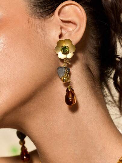 Bông tai vàng hình hoa đính đá quý xanh, mặt dây chuyền nhiều lớp đính pha lê, ngọc trai và hổ phách hình giọt nước, kiểu dáng cung điện cổ điển sang trọng dành cho nữ, phụ kiện thanh lịch đeo bên mặt cho các bữa tiệc và tiệc chiêu đãi, trang sức tai cao cấp.