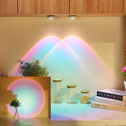 1个圆形猫眼日落投影灯，LED按压式日落投影灯，日落氛围装饰灯，适用于卧室、客厅、厨房、橱柜等场所。