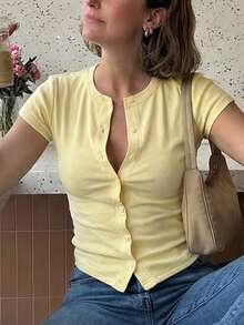 Atasan Rajut Lengan Pendek Kancing Kasual Wanita untuk Pakaian Jalanan Musim Semi/Panas Warna Kuning - Kuning - View 5