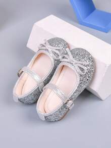1 par de zapatos de princesa con lazo brillante y cierre de gancho y bucle para niñas, adecuados para fiestas, banquetes y todas las estaciones - Plateado - Ver 3
