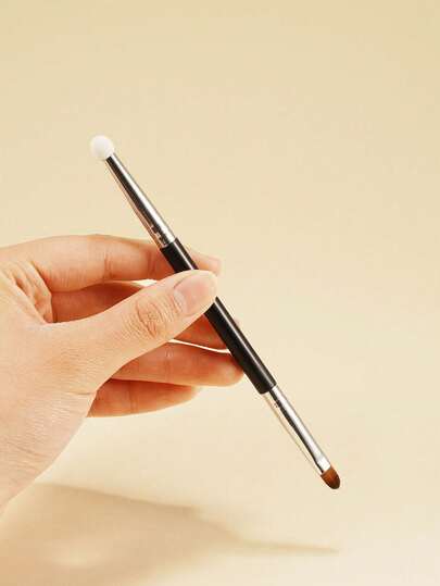 1 cọ trang điểm hai đầu, cọ che khuyết điểm hình nấm, cọ che khuyết điểm hình lưỡi, cọ che khuyết điểm chi tiết vùng mắt, cọ Kabuki mini, cọ trộn màu.