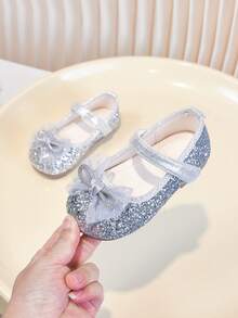 1双女童甜美闪亮蝴蝶结公主鞋，适合婚礼、派对、所有季节 - 銀色 - 查看 7