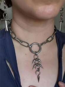 这款银色多层几何链项链采用简约设计，由层叠的圆形和锥形吊坠组成，时尚的冷色调锁骨链，男女皆宜。 - 銀色 - 查看 1