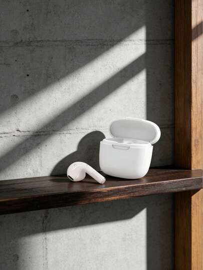 全新高品质无线入耳式降噪耳机，长时间佩戴舒适，电池续航时间长，适用于手机游戏、电竞游戏，兼容iOS和安卓设备。