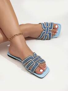 Sandal Selop Wanita WideFit Glamor dengan Hiasan Berlian Imitasi Geometris, Ujung Persegi Polos, Tali Lebar, Sandal Selop Kasual Harian Musim Panas, Warna Biru Muda PU. - Baby Blue - View 1