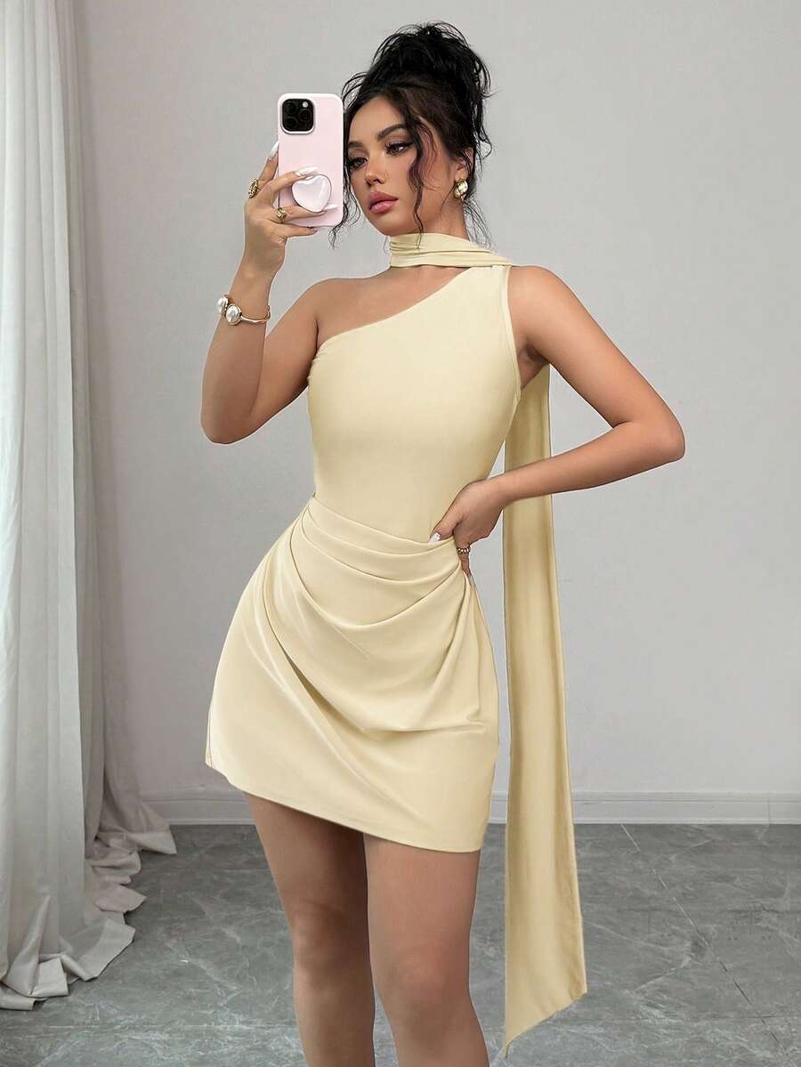 abyoxi 女士浅黄色不对称领口褶皱腰身修身迷你连衣裙,优雅时尚,适合度假、海滩派对、婚礼、节日、毕业典礼、聚会等场合。紧身弹力春夏裙 - 淺黃色 - 查看 1