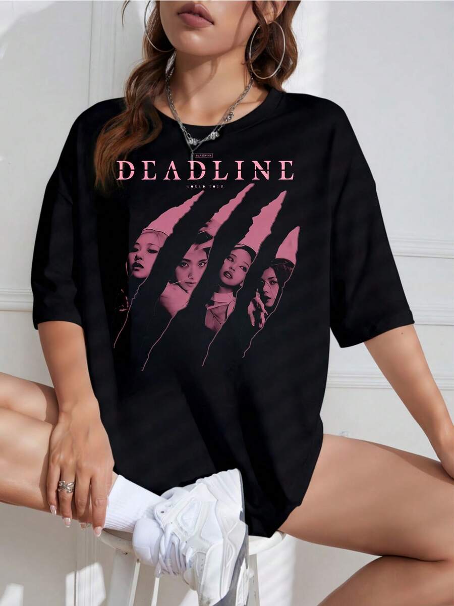 2026: Maglietta Essenziale World Tour 2025 Printed T-Shirt - Made From Pure Cotton, It's Soft And Breathable, Suitable For Both Men And Women. This Casual Shirt Is Perfect For All Seasons And Makes A Stylish Souvenir. It's Ideal For Everyday Wear, Urban Fashion Enthusiasts, And Music Lovers. - 黑色 - 查看 1