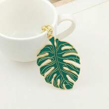 Fashionable Artificial Monstera Leaf Keychain, Tropical Green Plant Shaped Monstera Leaf Keychain, Backpack Charm, Unisex - Multicolor - View 4