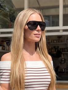 Miu Miu 女士复古椭圆形猫眼太阳镜，黑色镜框配金色Logo，时尚设计师款太阳镜，适合夏季海滩旅行 - 黑色 - 查看 4