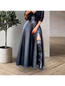 High-Waisted Skirt With Thigh Opening In Vinyl Leather - Black - View 6