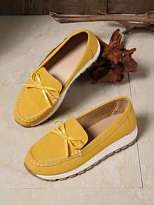 Metal Chain Decor Slip-On Shoes, Fashionable Women's Loafers, Retro British Style, Comfortable Casual/Work Wear - Yellow - View 3