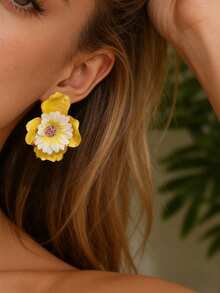1 Pasang Anting Rumbai Bunga Kain Rafia Gaya Mori yang Manis dan Segar, Cocok untuk Liburan dan Pemakaian Sehari-hari Wanita - Kuning - View 2