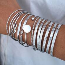 Juego de 12-7 piezas de brazaletes de metal con textura y diseño de corazón martillado, brazaletes apilables bohemios ajustables, adecuados para la vida diaria y fiestas, regalo ideal para amigos y familiares - Plateado - Ver 4