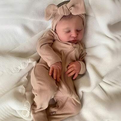 逼真重生娃娃 20 英寸 | 柔软布身，3D 立体彩绘皮肤，手工绘制头发 | 超逼真新生儿玩具 | 儿童礼物，圣诞节、生日佳品