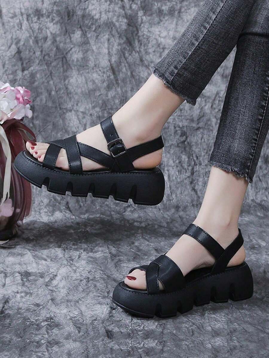 Giày sandal đế xuồng hở mũi có khóa cài dành cho nữ - Màu đen, đế dày, thích hợp cho mùa hè.