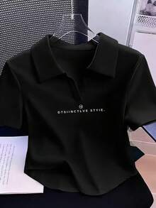 女款時尚白色 Polo 領短袖 T 恤，不對稱下擺，高彈性聚酯纖維面料，休閒風黑色夏季造型 - 黑色 - 查看 1