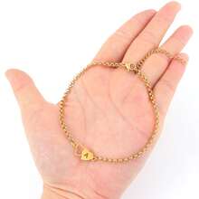 1 buah Gelang Kaki Wanita Minimalis Klasik Berongga Bentuk Hati Ganda dengan Huruf Emas dari Baja Tahan Karat - Yellow Gold - View 3