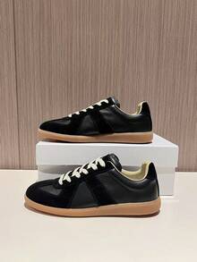 MM6 2026 New Unisex Couple Casual Leather Sneakers Lace Up White Shoes German Training Inspired Minimalist Design Comfortable Walking Shoes For Men And Women - 黑色 - 查看 8