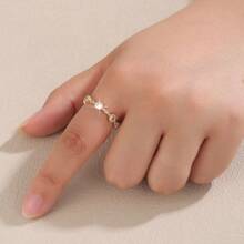 1 pièce Bague pour femme, bague sertie de zircone cubiques super brillants de conception de niche, bande ouverte réglable, polyvalente pour le port quotidien et les cadeaux - Anneau ouvert - Voir 8