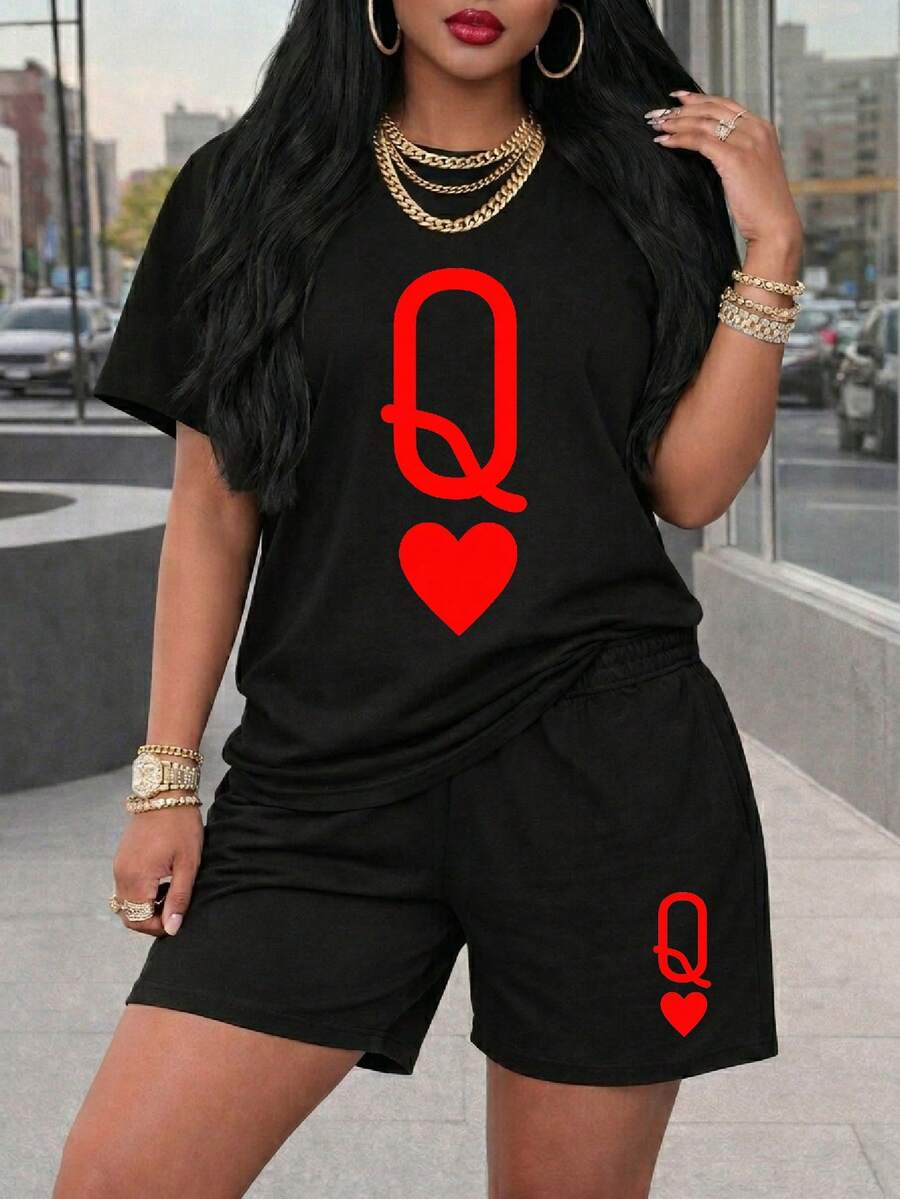 Women's Plus Size Summer Queen Of Hearts Graphic Two Piece Set, Red Q & Heart Print Black Short Sleeve Tee & Shorts, Edgy Cool Loungewear - 黑色 - 查看 1