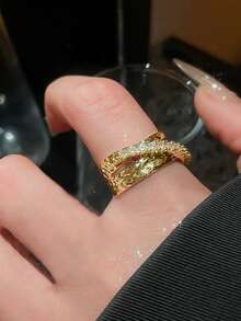 1 chiếc nhẫn đồng sang trọng, tinh tế, đính đá Zirconia hình thánh giá, thiết kế độc đáo, thanh lịch, thích hợp cho các buổi tiệc, họp mặt, tiệc chiêu đãi. - Vàng - Xem 5