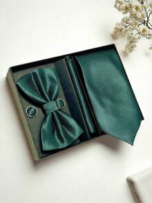 一套男士豪华领带套装，包括领带、领结、口袋巾和袖扣，礼盒包装。 - 混色 - 查看 6