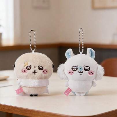 Miniso 千川系列可爱仿毛绒挂饰，生动的表情和充满活力的色彩组合，柔软的材质带来舒适的握感，小巧便携，适合悬挂在背包、房间等各种场景，营造可爱氛围（1 件装）