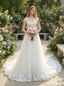 YOUKEFEIER 梦幻蕾丝拖尾婚纱，法式复古风，白色单肩设计，轻盈柔软的薄纱，通体精致蕾丝刺绣，A字长款廓形，浪漫婚纱 - 米色 - 查看 4