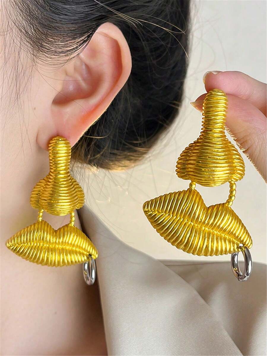 1 Đôi bông tai mặt dây chuyền hình mũi và môi bằng kim loại kiểu retro phóng đại, phù hợp cho phụ nữ đeo hàng ngày và tham dự các buổi trình diễn thời trang. - đôi môi - Xem 1