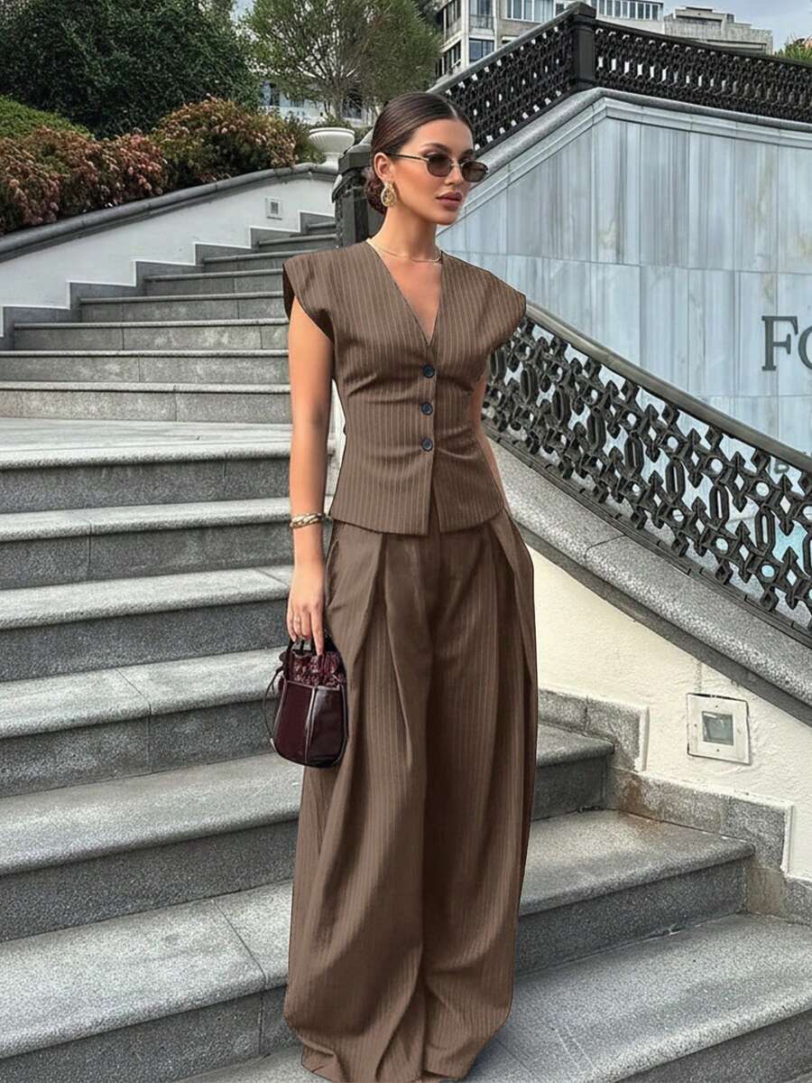 Bộ đồ 2 mảnh thời trang và thanh lịch dành cho nữ, gồm áo blazer không tay cổ chữ V kẻ sọc và quần ống rộng xếp ly, thích hợp cho kỳ nghỉ hè, mùa xuân. - Màu Khaki - Xem 1