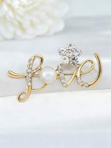 1 Piece Of Simple LOVE Letter Anti-Exposure Brooch Pin - Multicolor - View 3