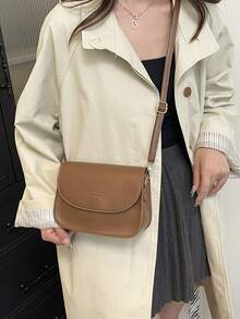 时尚羊毛翻盖方形女士手提包，经典纯色绗缝斜挎包，带口红袋，复古新款PU皮革化妆单肩包，方形钱包，带可调节宽肩带，适合外出使用。 - 棕色 - 查看 3