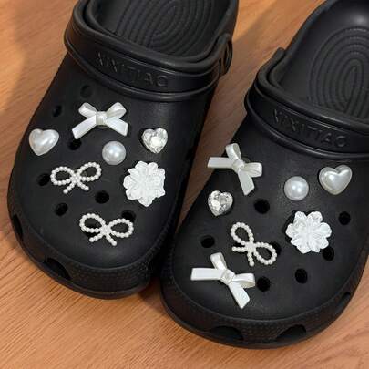 14 piezas de hebillas de zapato de resina ABS con flores de lazo blanco y corazones, decoraciones DIY, adecuadas para sandalias, pantuflas, zapatos perforados y otros artículos como sandalias y bolsas de playa de mujeres, accesorios de clip de zapato multifuncionales - el regalo perfecto para vacaciones