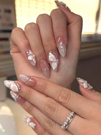 Medium-Sized Almond-Shaped Press-On Nail Tips, 24-Piece DIY Set. Features A Nude-Pink Gradient Base With 3D Embossed Butterflies And Rhinestone Chain Accents. These Elegant, Luxurious French-Style Nail Tips Exude A Soft, Sophisticated Vibe. Perfect For Women's Daily Commutes, Dates, And Weddings. Removable And Reusable Press-On Nails.