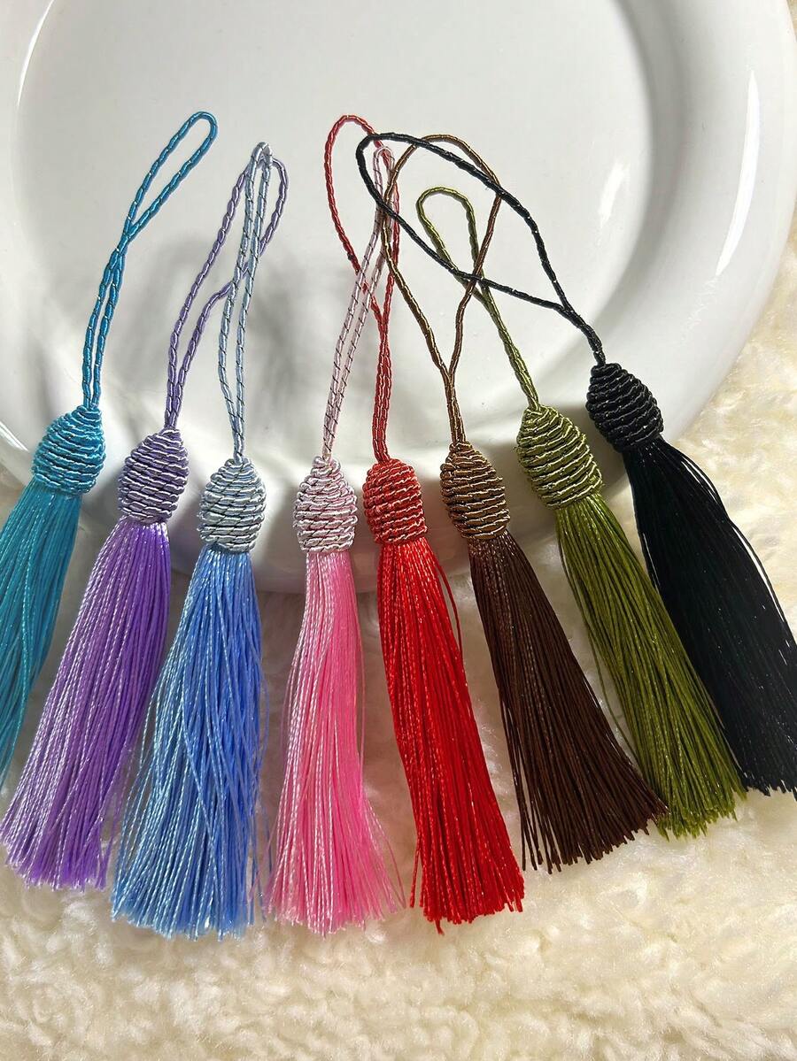 10 chiếc móc khóa tua rua, dùng làm bookmark, trang trí móc chìa khóa, làm đồ trang sức, thẻ quà tặng, mũ, quần áo, túi xách, đồ thủ công, quạt, đèn lồng, đám cưới và nhiều mục đích trang trí khác.