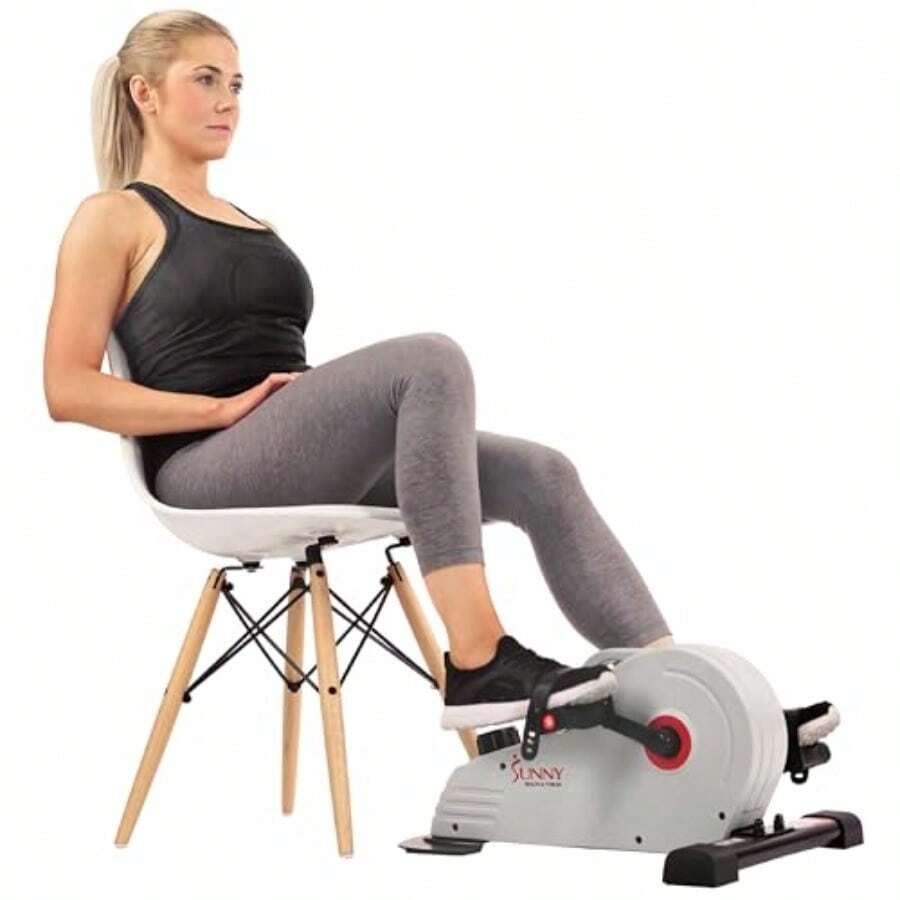 Sunny Health and Fitn Ejercitador de Pedales Bajo el Escritorio Bicicleta Estacionaria Portátil para Cardio en Casa Ciclo para Brazos/Piernas para Personas Mayores Conexión Bluetooth con SunnyFit - Gris - Ver 1