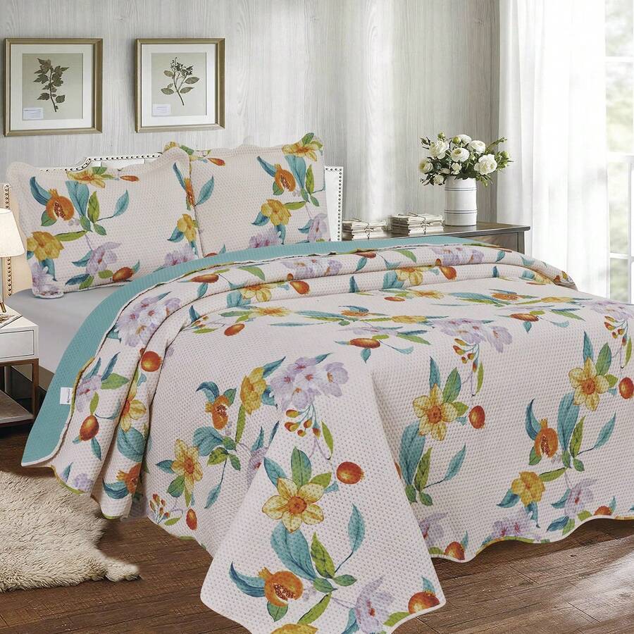 3-Piece Set: Double-Sided Queen Bedspread, Patchwork Quilt, Ultra Patch - ESSENCE - View 1