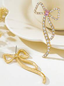 1 Pair Fashion 3D Large Alloy Rhinestone Bow Stud Earrings - White - View 5