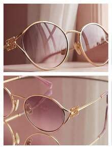 Miu Miu Kính râm nữ kiểu dáng retro mắt mèo oval, gọng đen với logo vàng, kính râm thời trang thiết kế phù hợp cho mùa hè, đi biển và du lịch. - màu đen - Xem 6