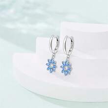 925纯银蓝色锆石雪花耳环，长方形水晶吊坠耳环，女士日常及派对饰品 - 彩色 - 查看 5