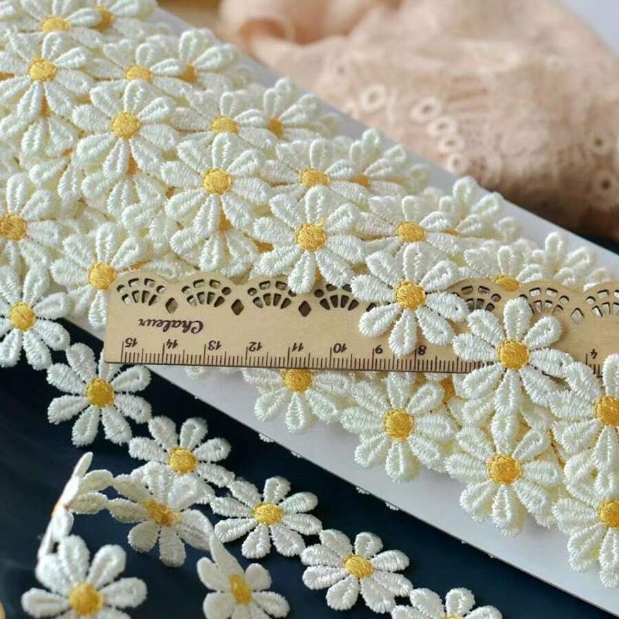1 yarda x 1,5/2,5 cm de ancho Encaje bordado con margaritas blancas - Ideal para manualidades DIY, proyectos de costura y decoraciones de boda - multicolor - Ver 1