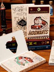 Harry Potter 哈利波特创意笔记本，魔法世界冒险之旅！哈利波特主题日记本，精装可折叠设计，包含活点地图、对角巷和特快列车等元素，是写作、素描和收藏的理想之选，也是粉丝礼物、生活记录、读书俱乐部礼物、毕业季礼物和生日礼物的完美选择。 - 彩色 - 查看 5
